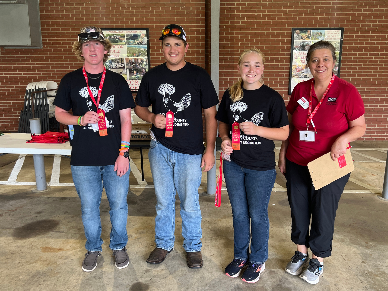 4-Hers win 2nd place at Poultry Judging Competition